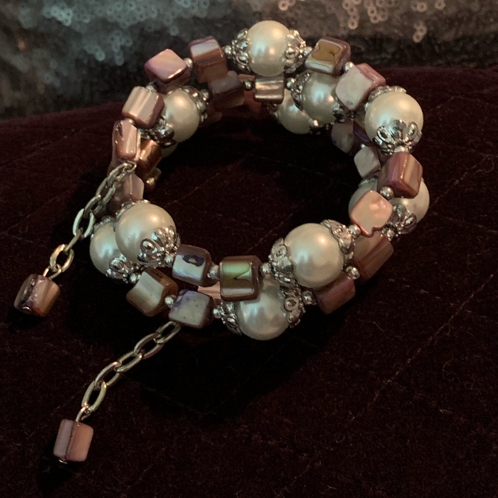 Pearl and Mauve wire bracelet